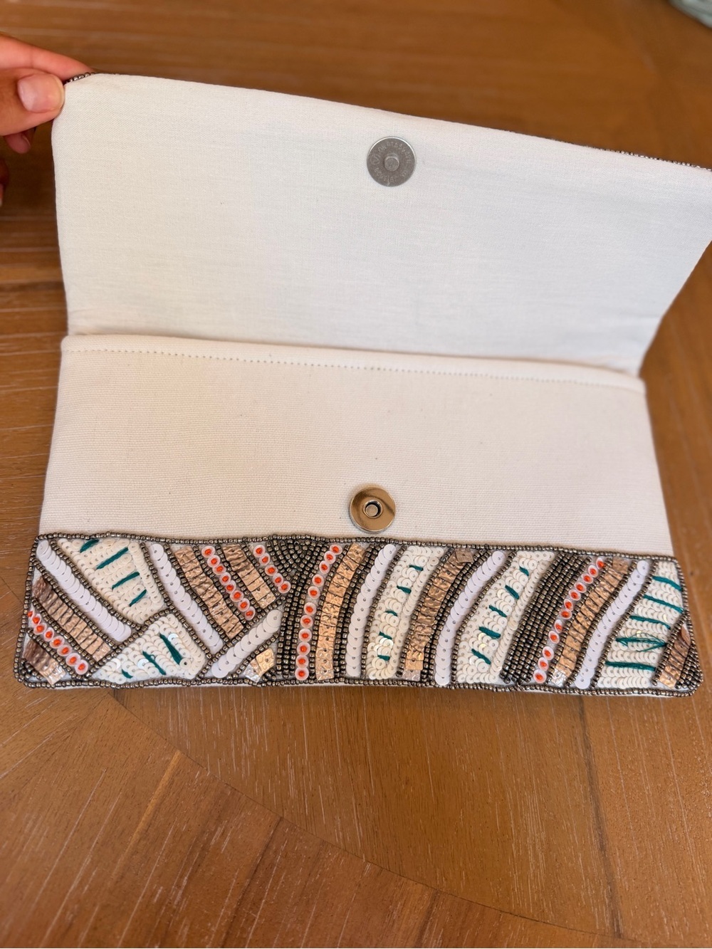 Luxury Boho Crossbody Chain Clutch - Picture 5 of 7